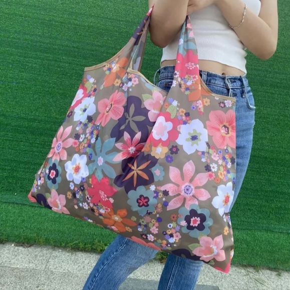 New Floral large capacity lightweight tote - Picture 2 of 2